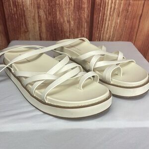 American Eagle white tan vegan leather strap ankle sandals women’s size 7.5